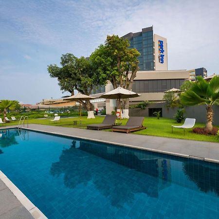 Park Inn By Radisson Libreville Exteriör bild